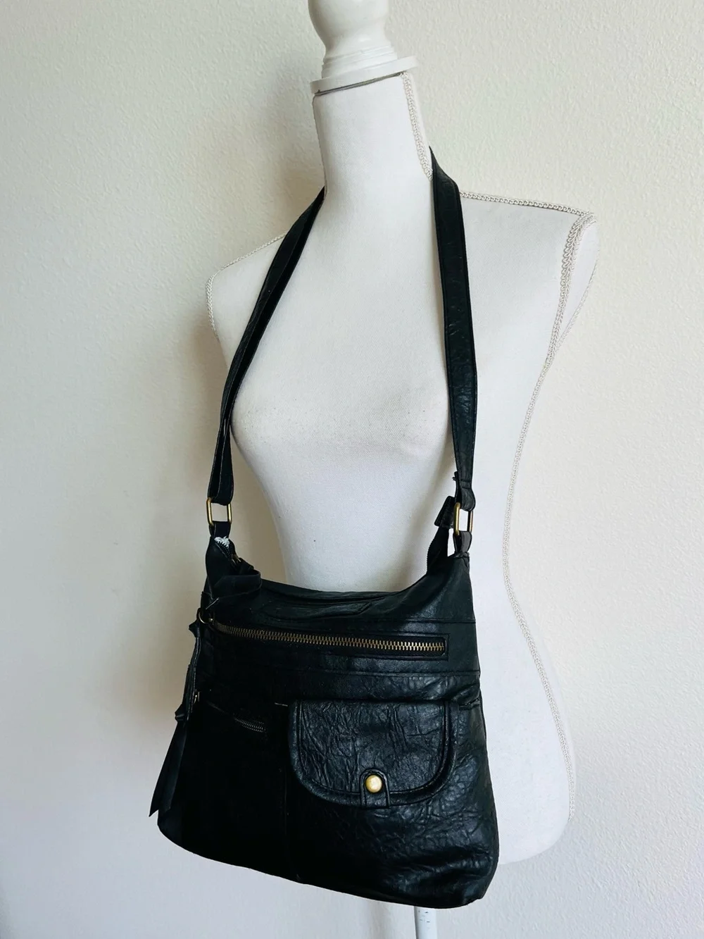 American Eagle Outfitters black leather